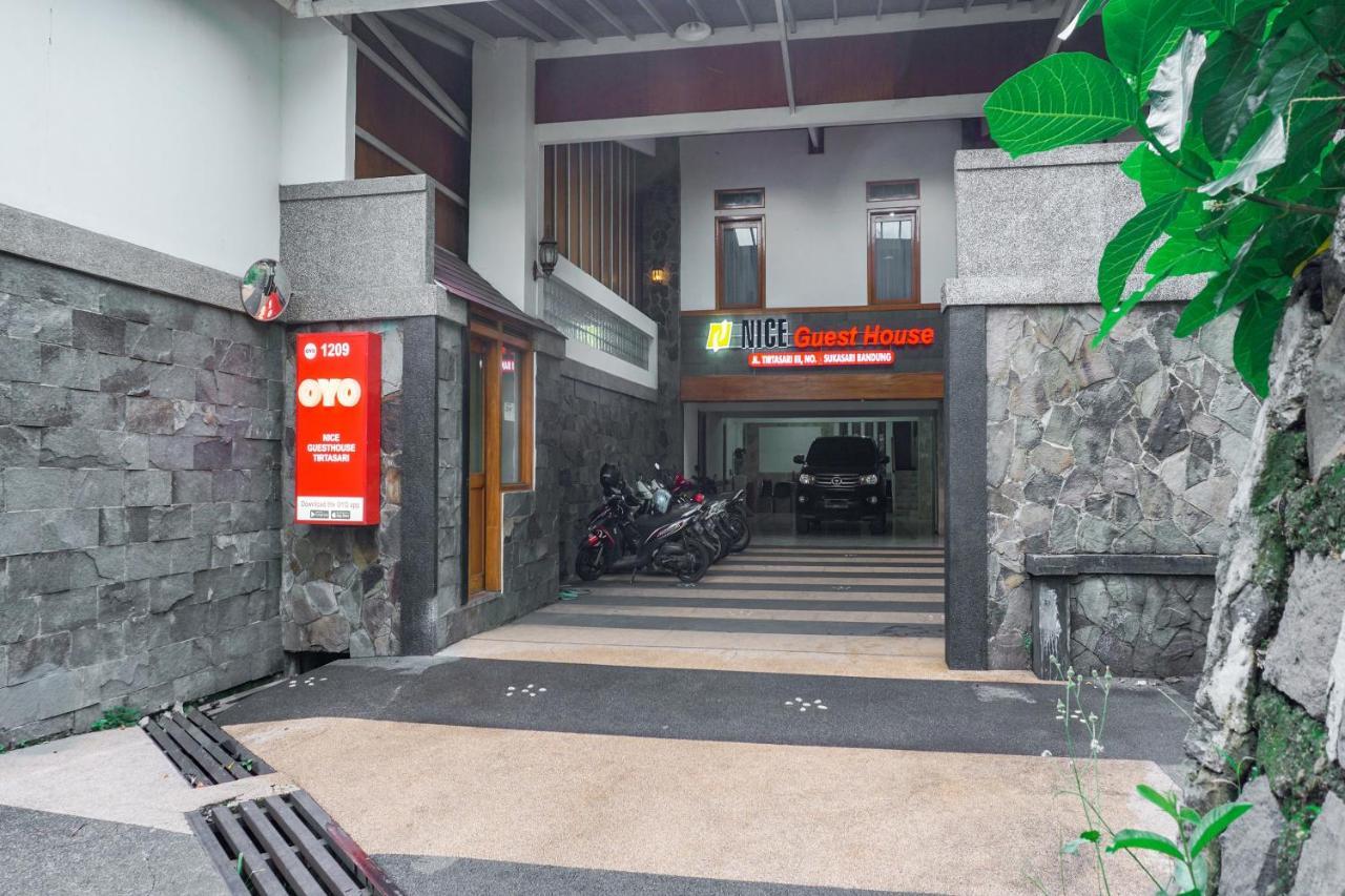 Oyo 1209 Tirtasari Nice Guesthouse Μπαντούνγκ Εξωτερικό φωτογραφία